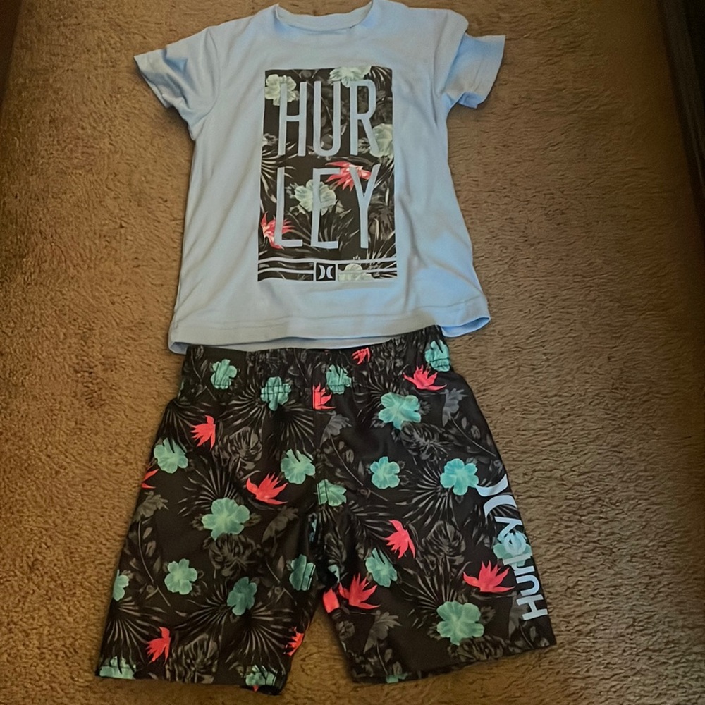 Never worn boys Hurley Swimsuit